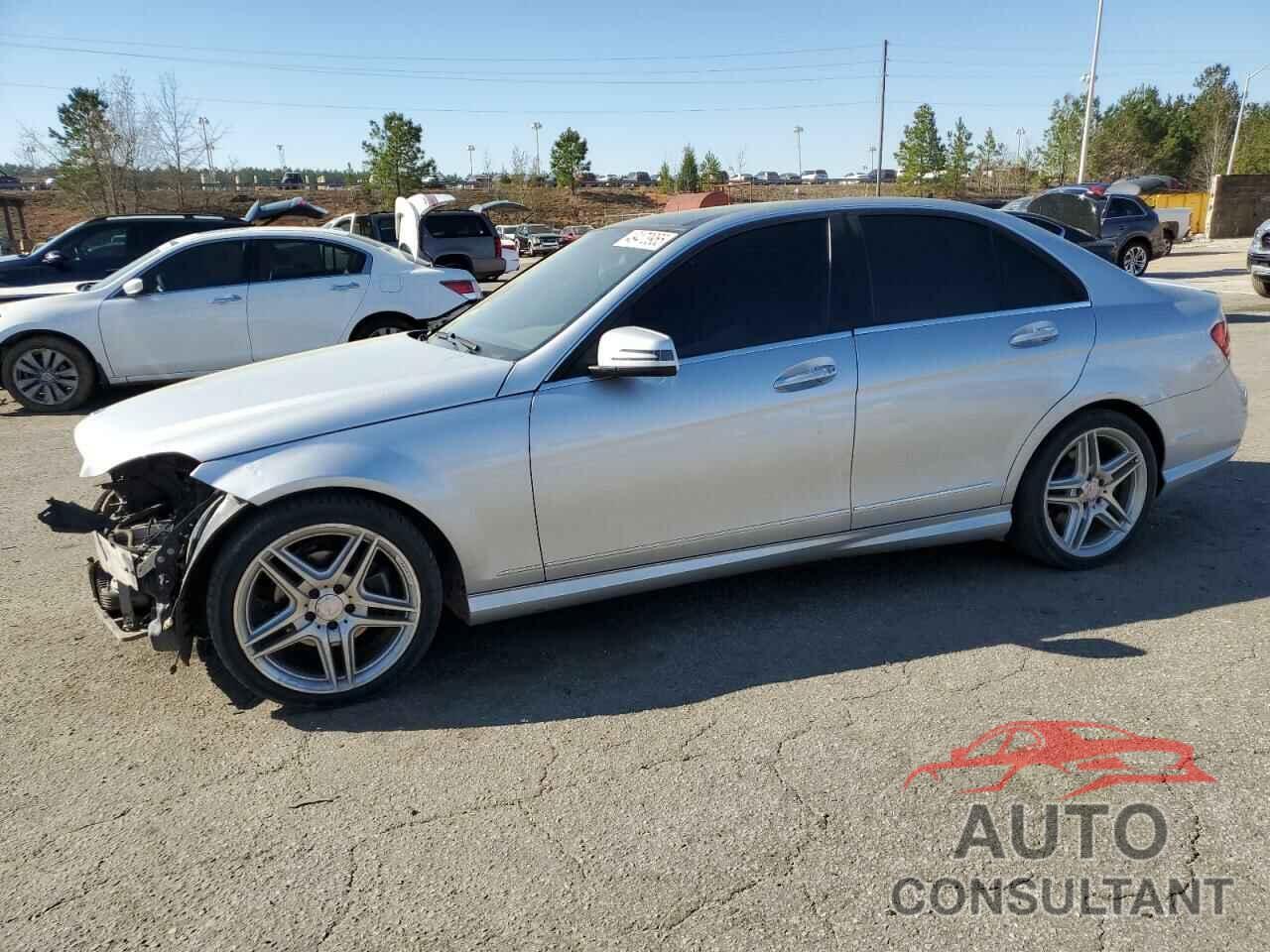 MERCEDES-BENZ C-CLASS 2013 - WDDGF4HB5DR300330