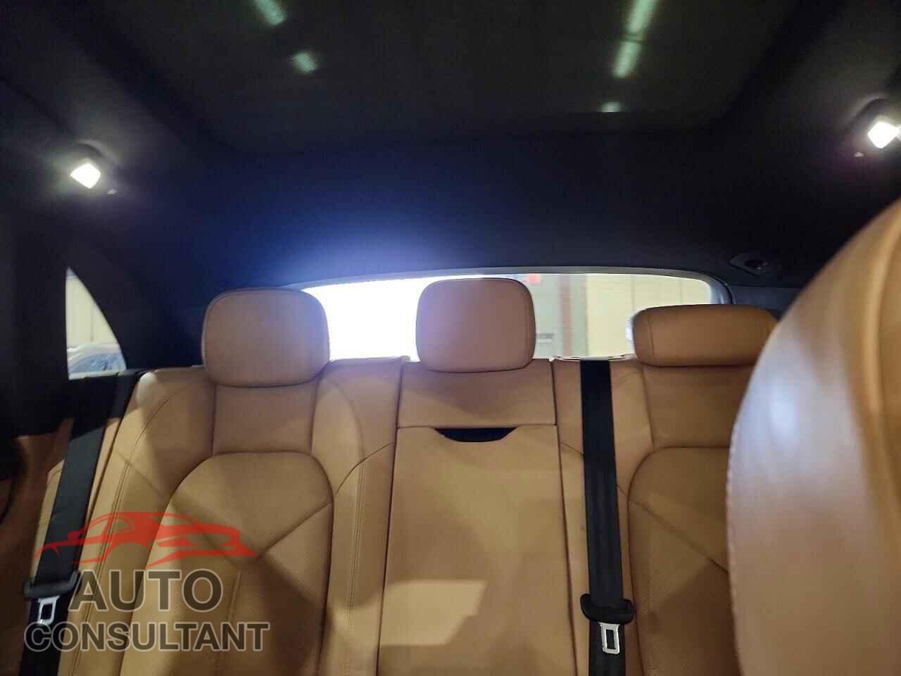 PORSCHE MACAN 2017 - WP1AA2A51HLB04271