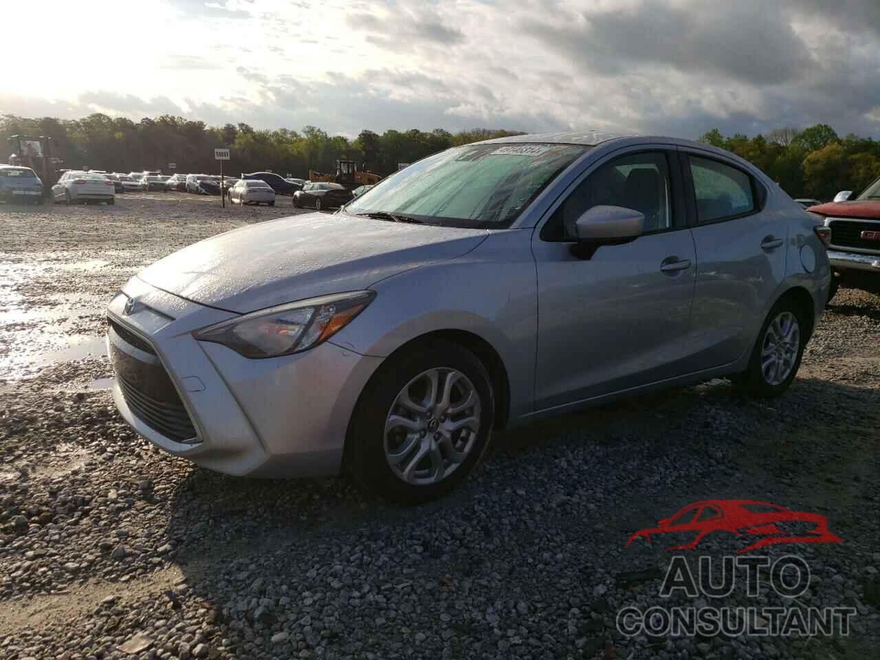 TOYOTA YARIS 2017 - 3MYDLBYV8HY167374