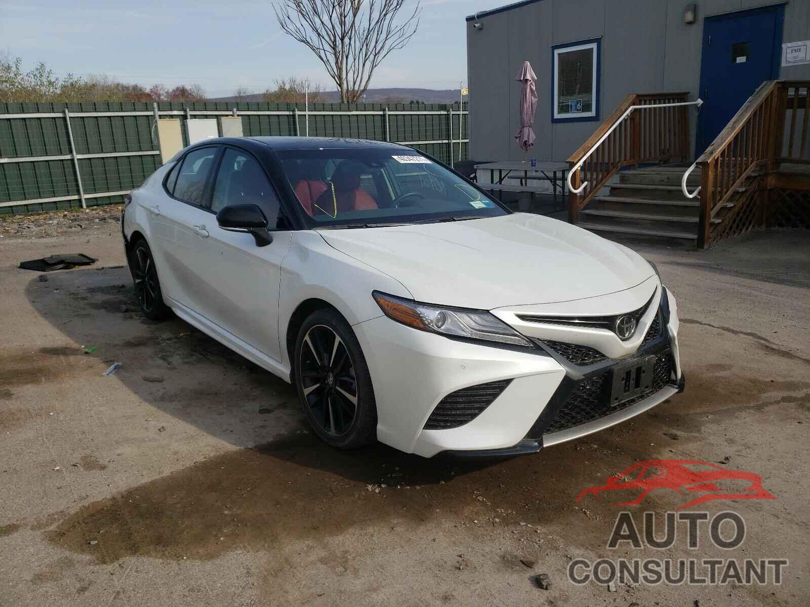 TOYOTA CAMRY 2018 - 4T1B61HK7JU048653