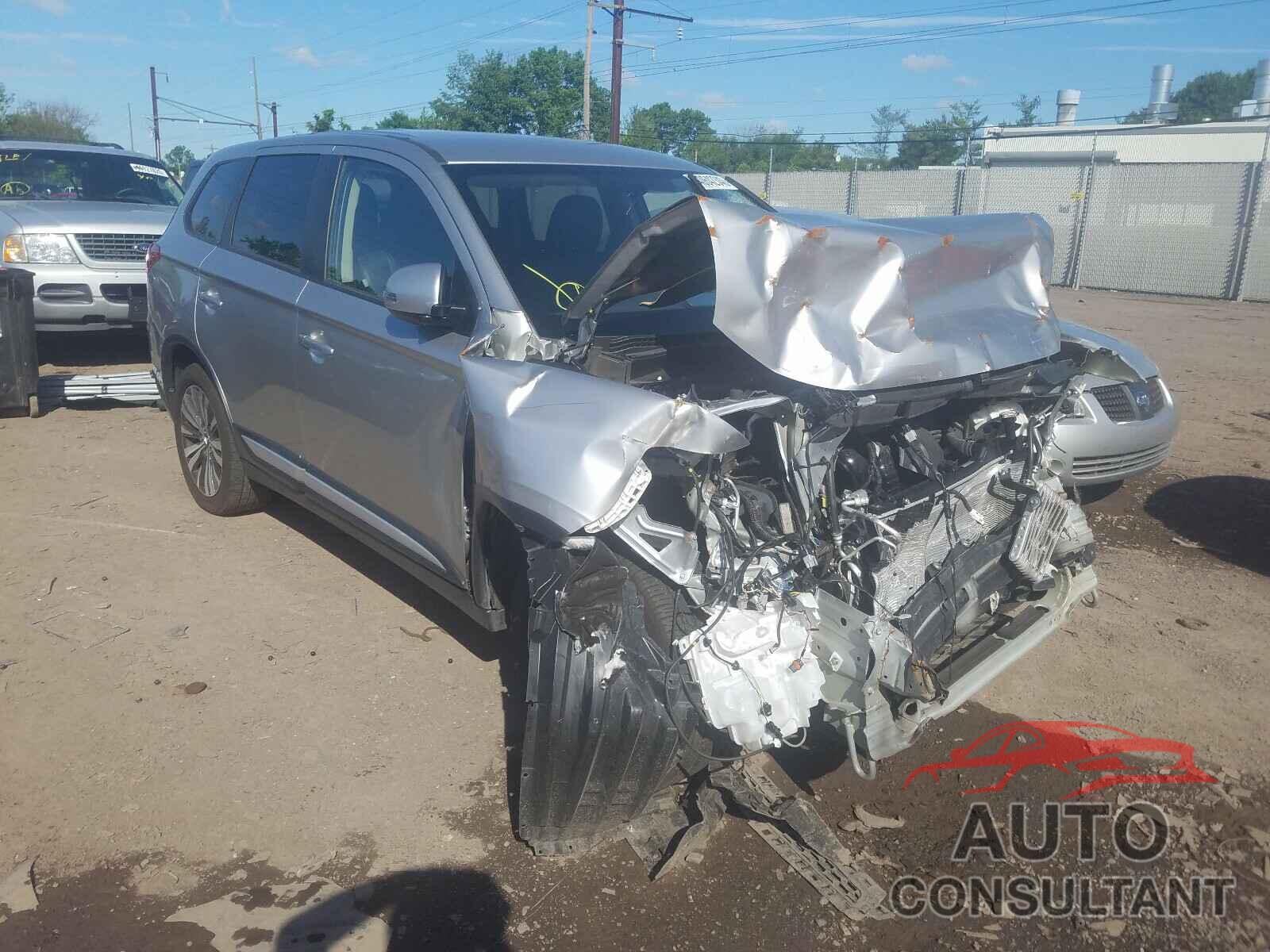 MITSUBISHI OUTLANDER 2019 - JA4AD3A31KZ008572