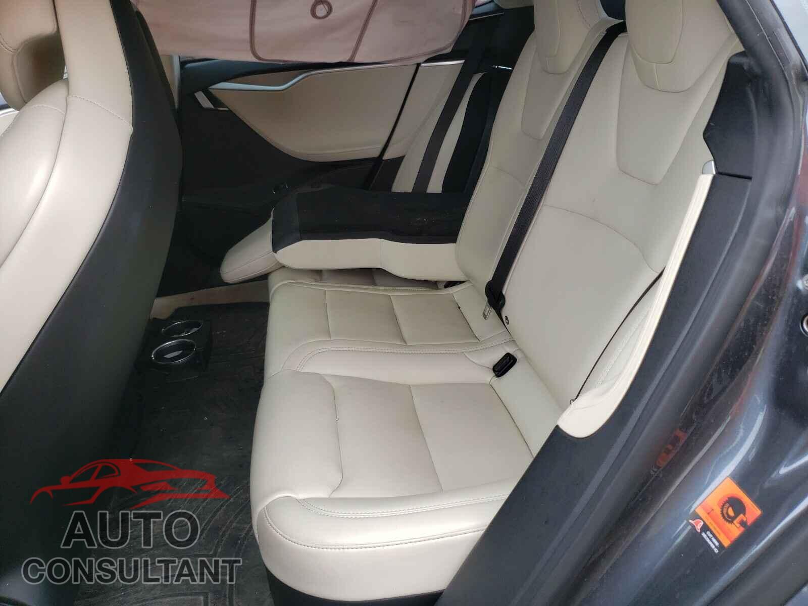 TESLA MODEL S 2017 - 5YJSA1E25HF217143