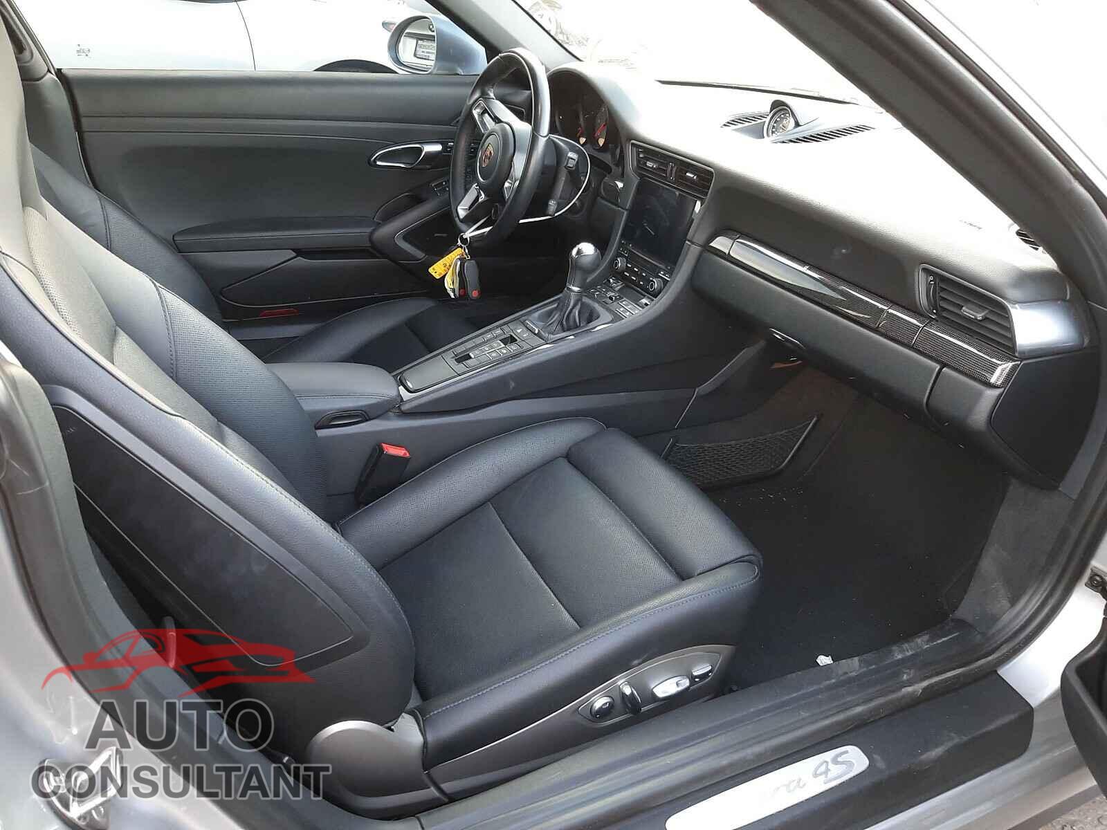PORSCHE 911 2017 - WP0AB2A99HS123867