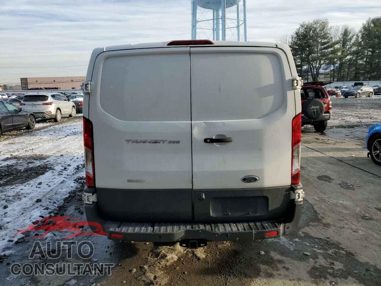 FORD TRANSIT 2018 - 1FTYR1YG5JKA30200
