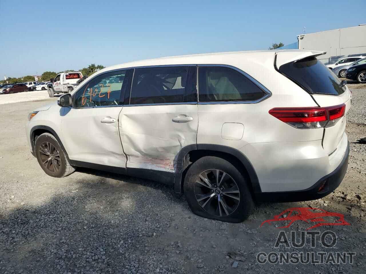 TOYOTA HIGHLANDER 2019 - 5TDZARFH6KS057521