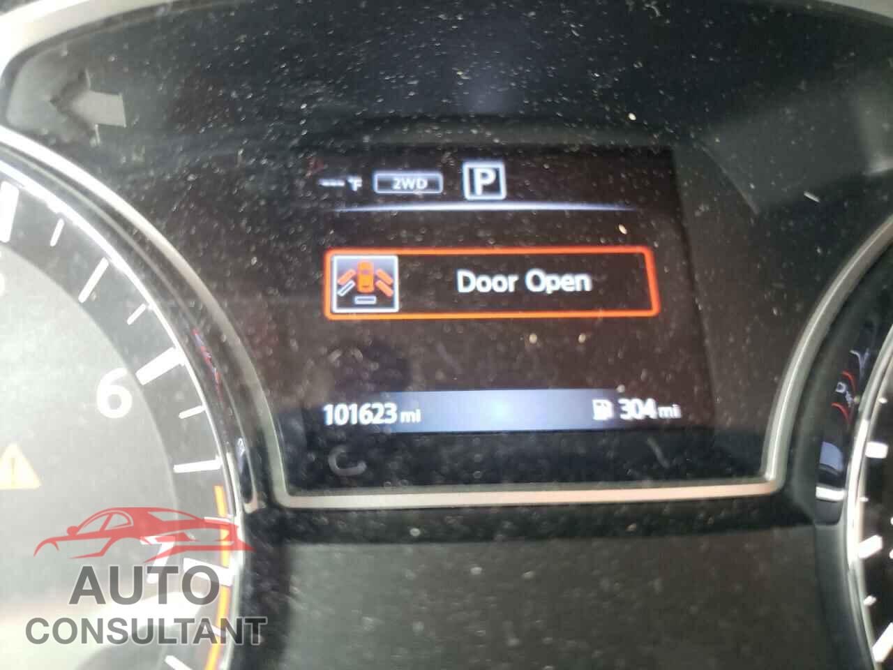 NISSAN PATHFINDER 2017 - 5N1DR2MM6HC625766