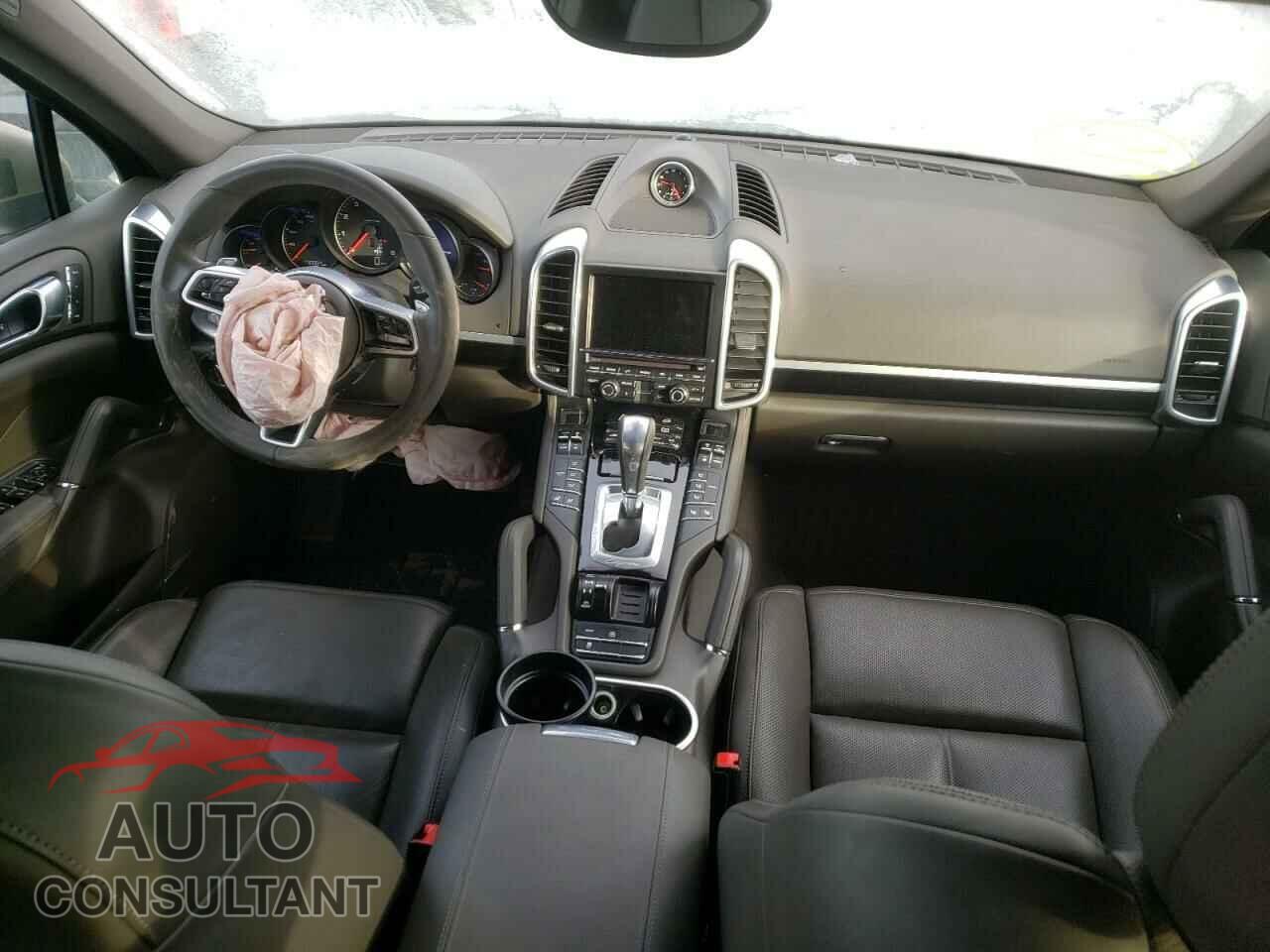 PORSCHE CAYENNE 2016 - WP1AA2A24GKA14932