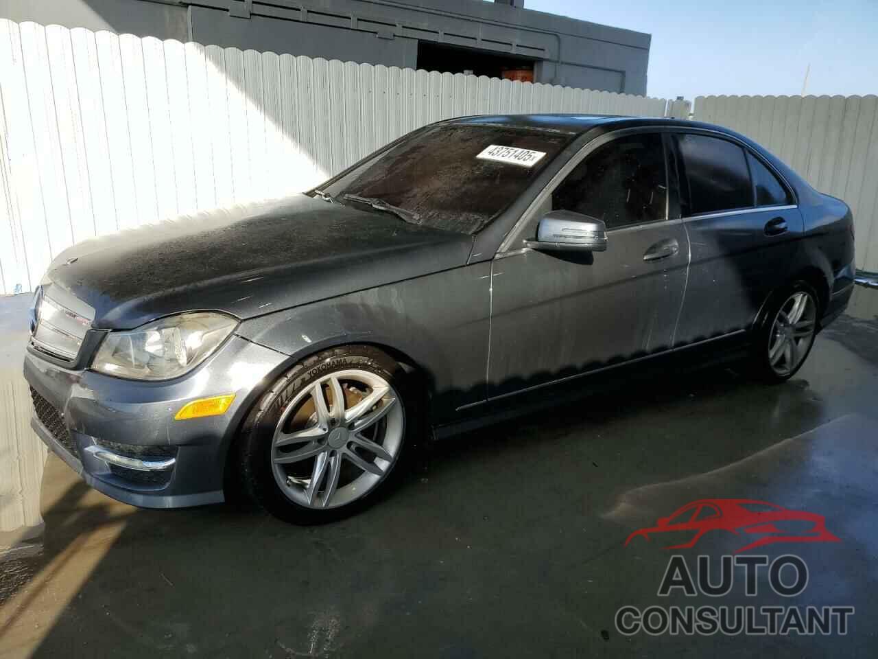 MERCEDES-BENZ C-CLASS 2013 - WDDGF4HB9DR263234