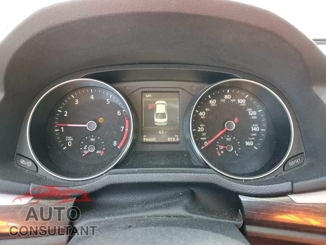 VOLKSWAGEN PASSAT 2017 - 1VWGT7A32HC009989