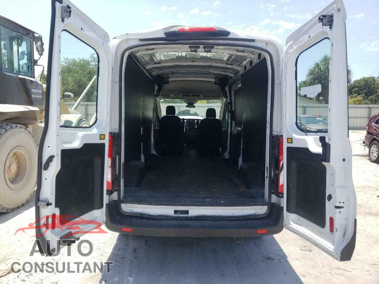 FORD TRANSIT CO 2020 - 1FTBR1C8XLKA04538