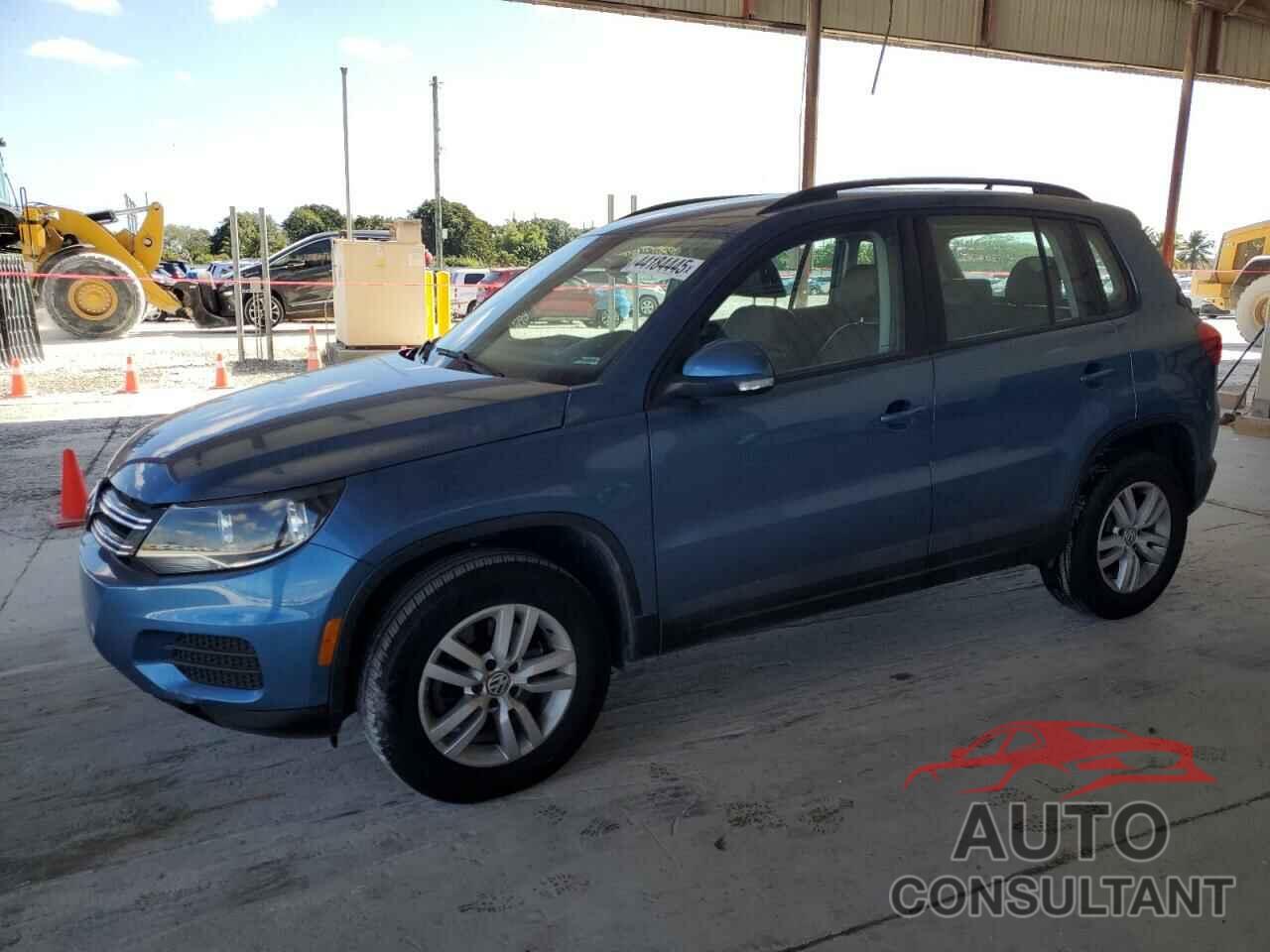 VOLKSWAGEN TIGUAN 2017 - WVGBV7AX6HW512803