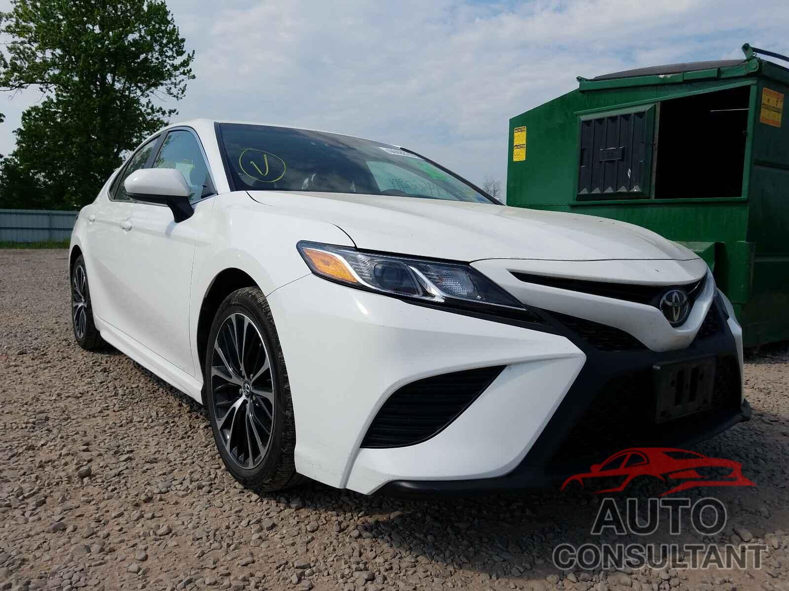 TOYOTA CAMRY 2018 - 4T1B11HK7JU083756