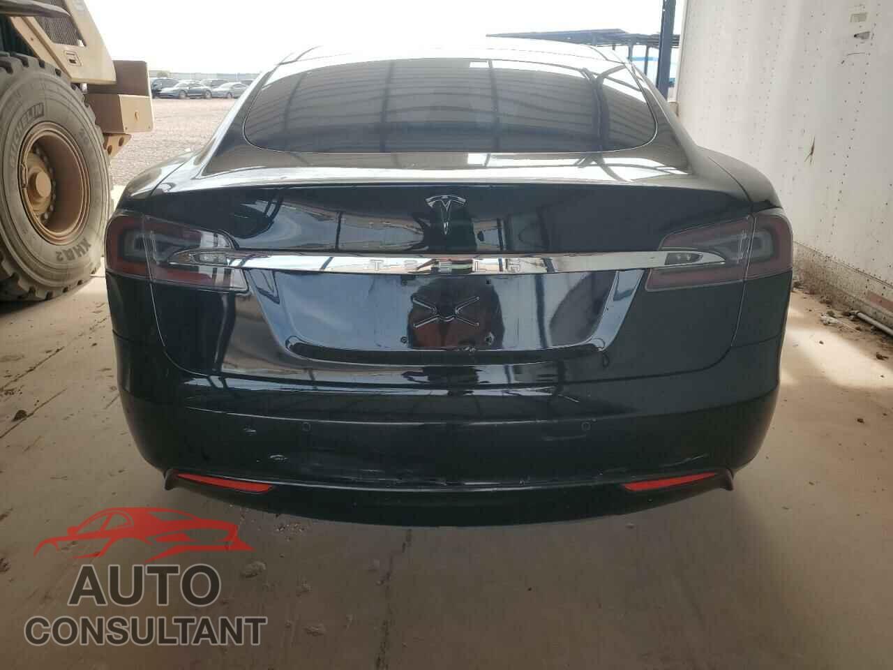 TESLA MODEL S 2015 - 5YJSA1E21FF111933