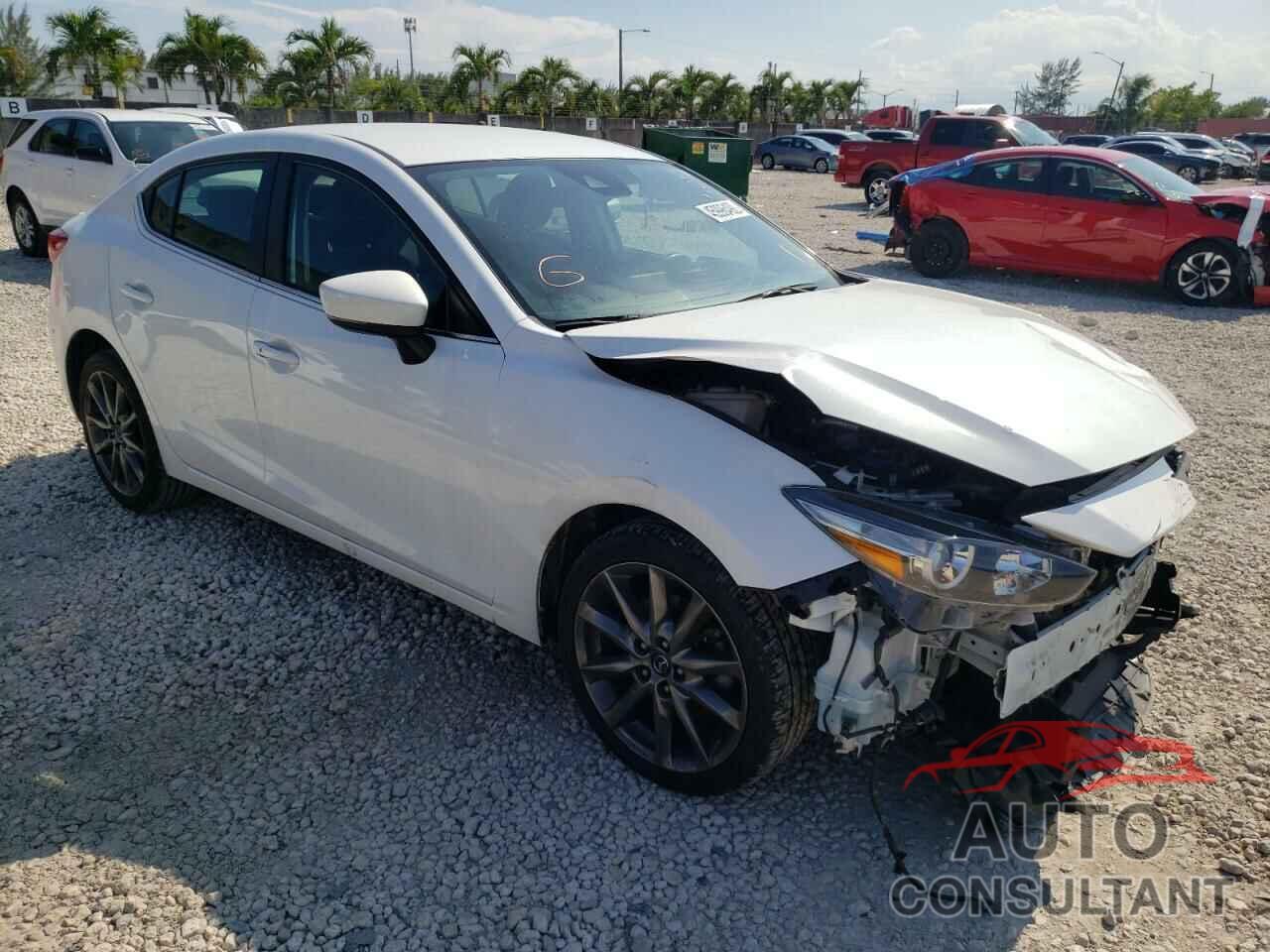 MAZDA 3 2018 - 3MZBN1V3XJM267662