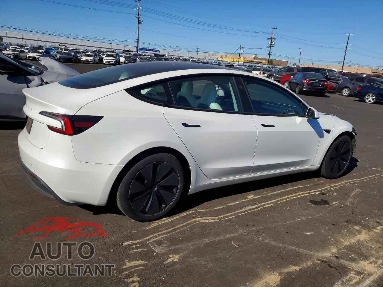 TESLA MODEL 3 2024 - 5YJ3E1EA4RF827228