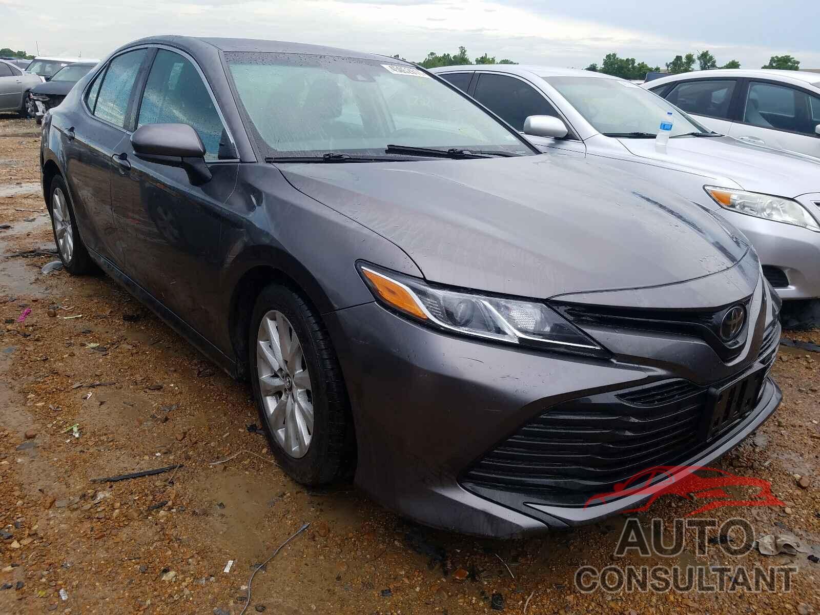 TOYOTA CAMRY 2018 - 4T1B11HK3JU110502