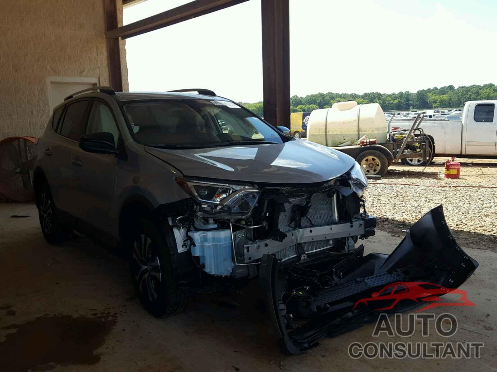 TOYOTA RAV4 LE 2018 - 2T3ZFREV4JW453436