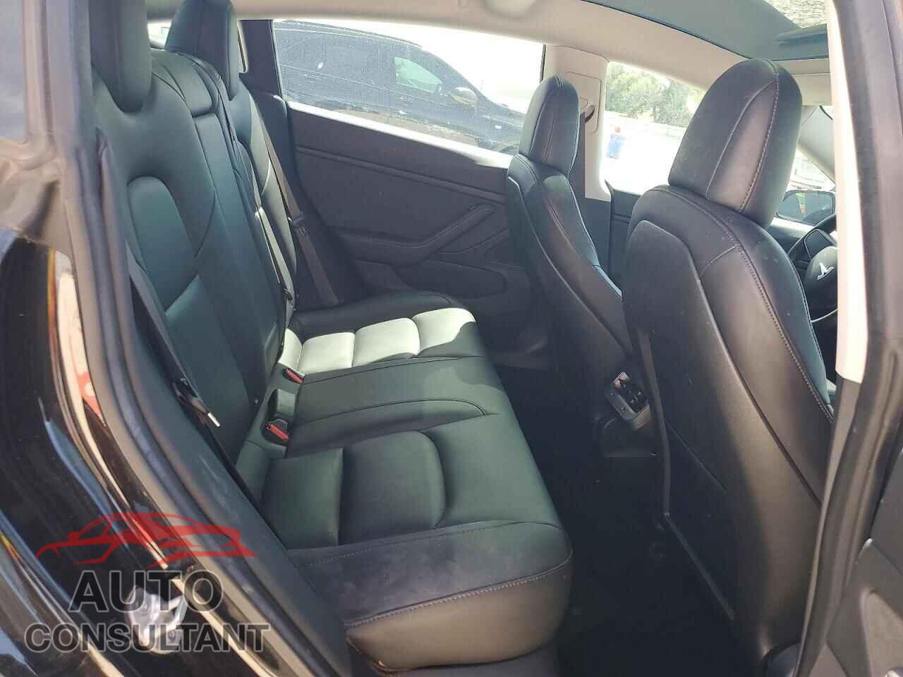 TESLA MODEL 3 2018 - 5YJ3E1EB3JF082615
