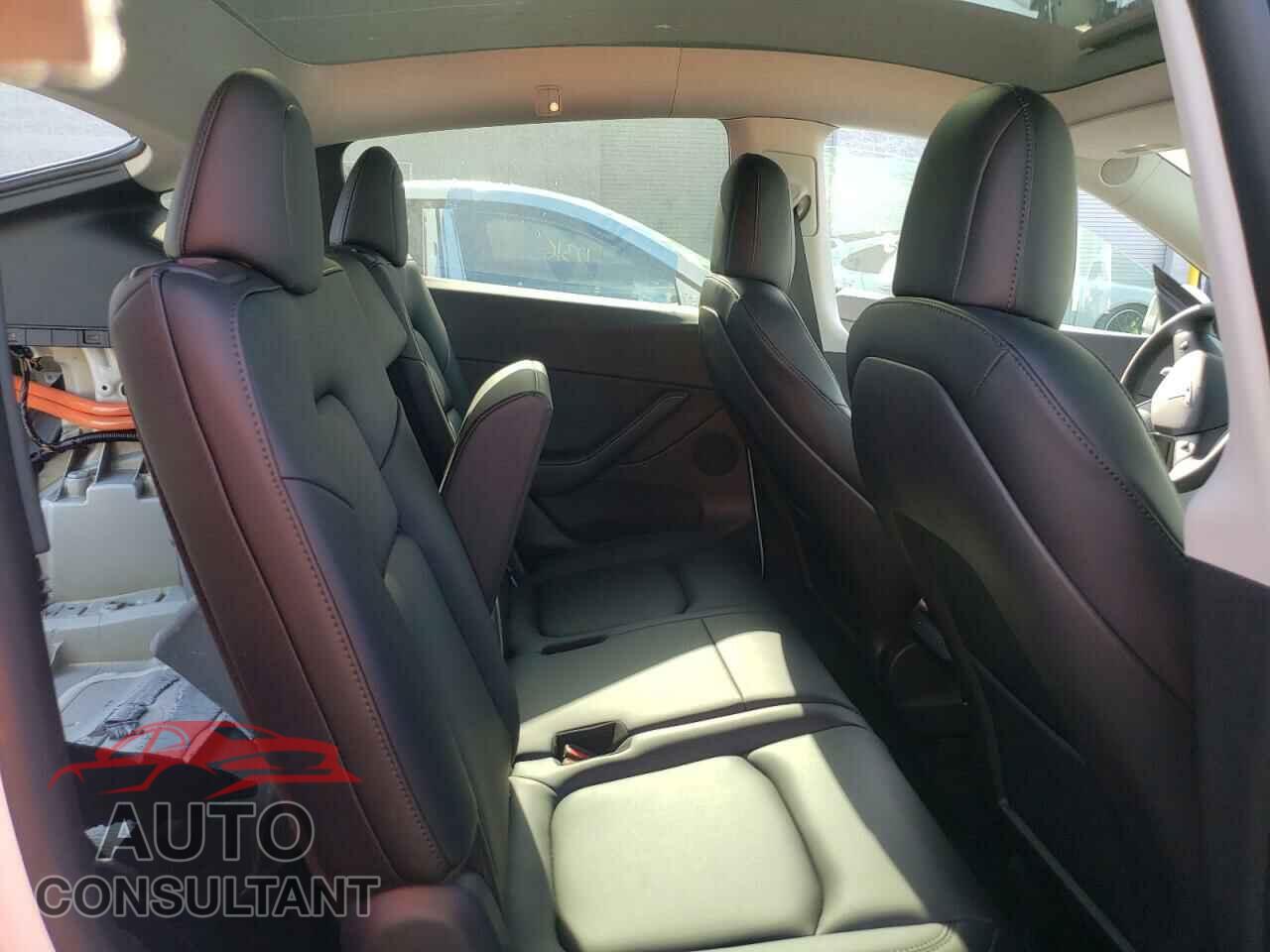TESLA MODEL Y 2022 - 7SAYGAEEXNF376533