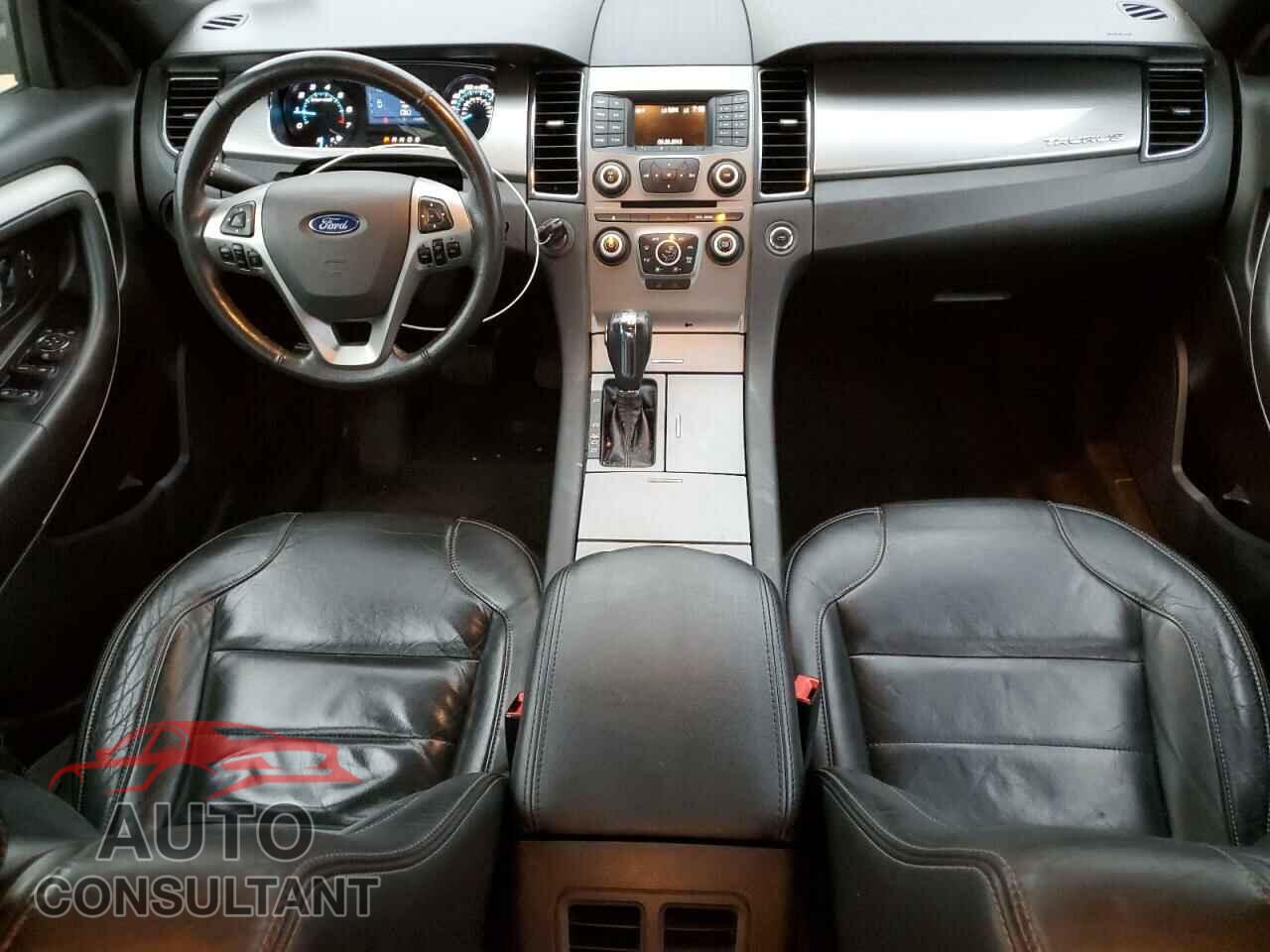 FORD TAURUS 2017 - 1FAHP2E86HG141625