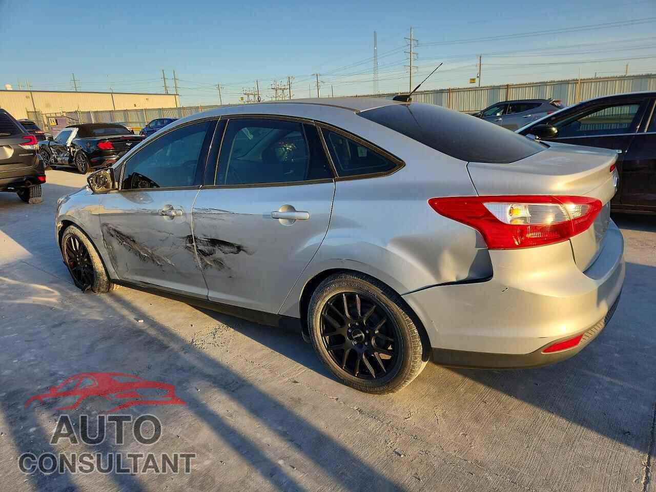 FORD FOCUS 2014 - 1FADP3F2XEL109441
