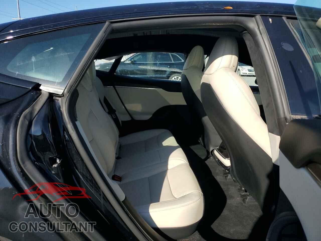 TESLA MODEL S 2024 - 5YJSA1E5XRF538865