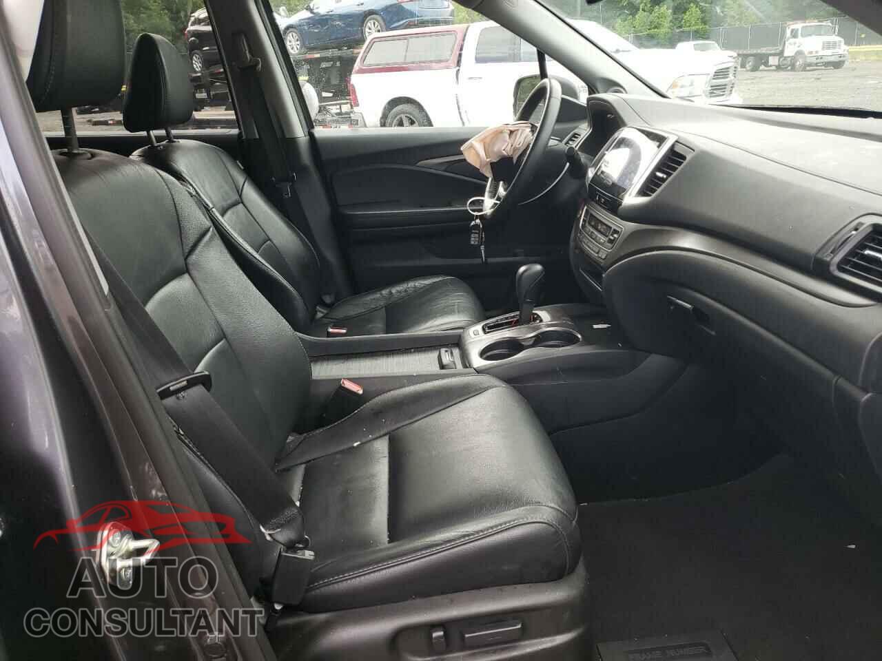 HONDA PILOT 2017 - 5FNYF6H52HB055969