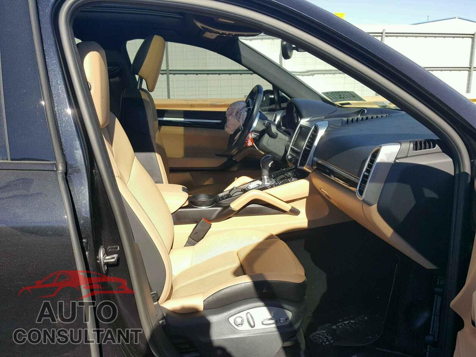PORSCHE CAYENNE 2016 - WP1AB2A20GLA96777