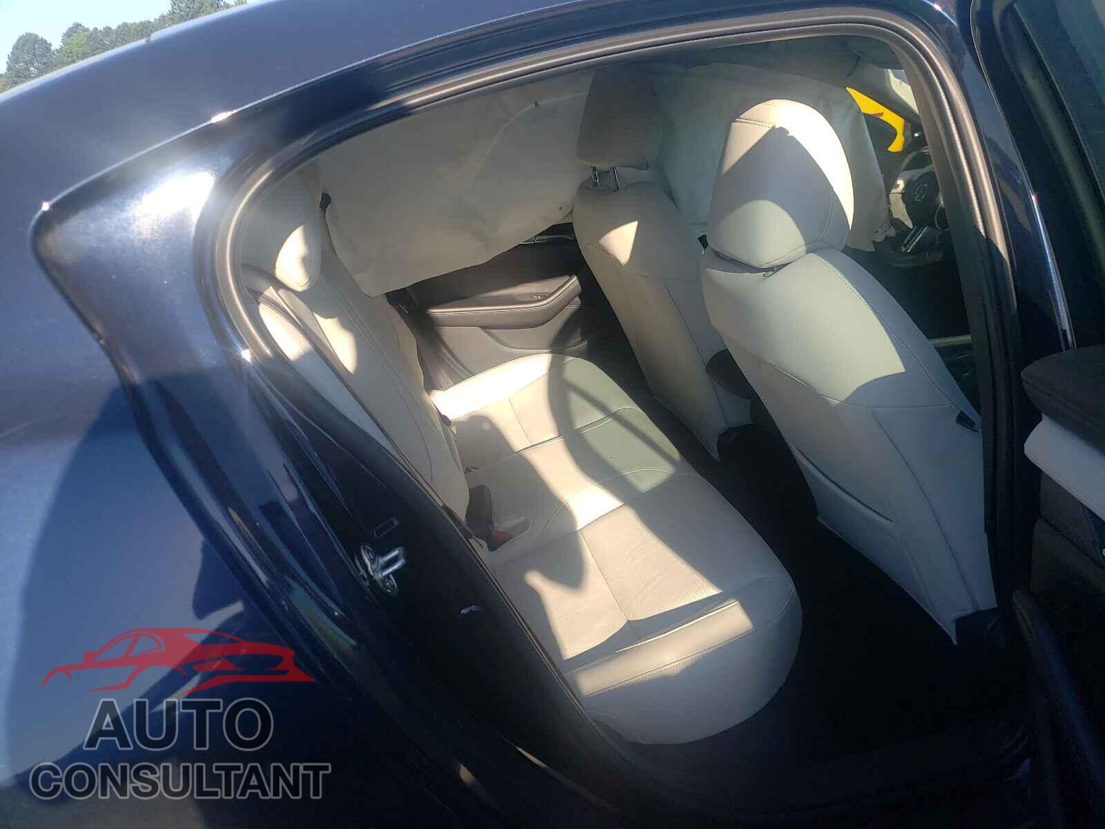 MAZDA 3 2019 - JM1BPBEM6K1131362