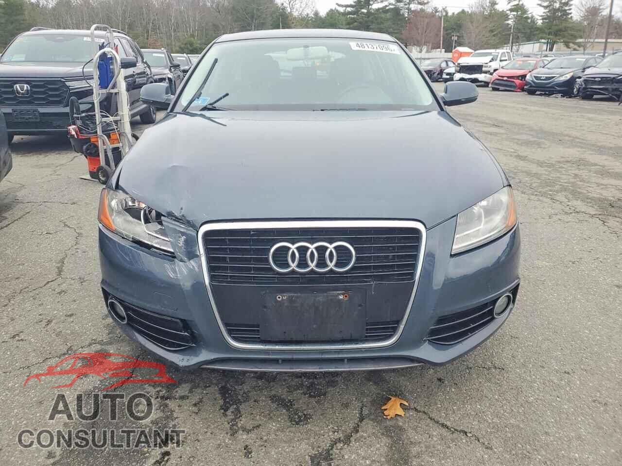 AUDI A3 2012 - WAUBEAFM0CA151801