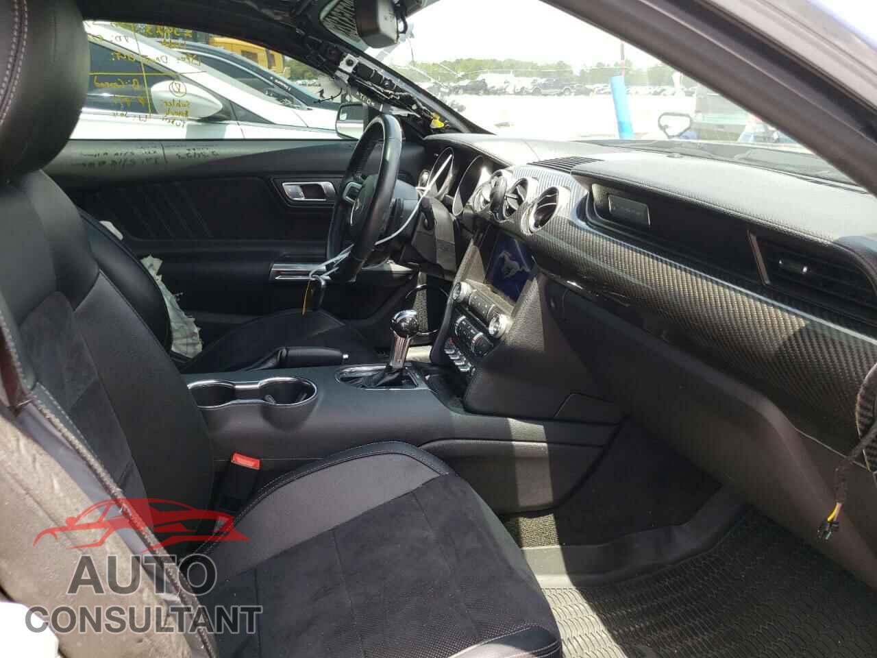 FORD MUSTANG 2018 - 1FA6P8TH5J5102183
