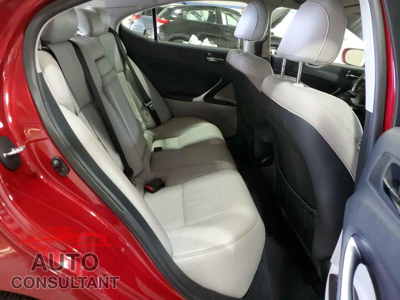 LEXUS IS 2012 - JTHCF5C24C5054431