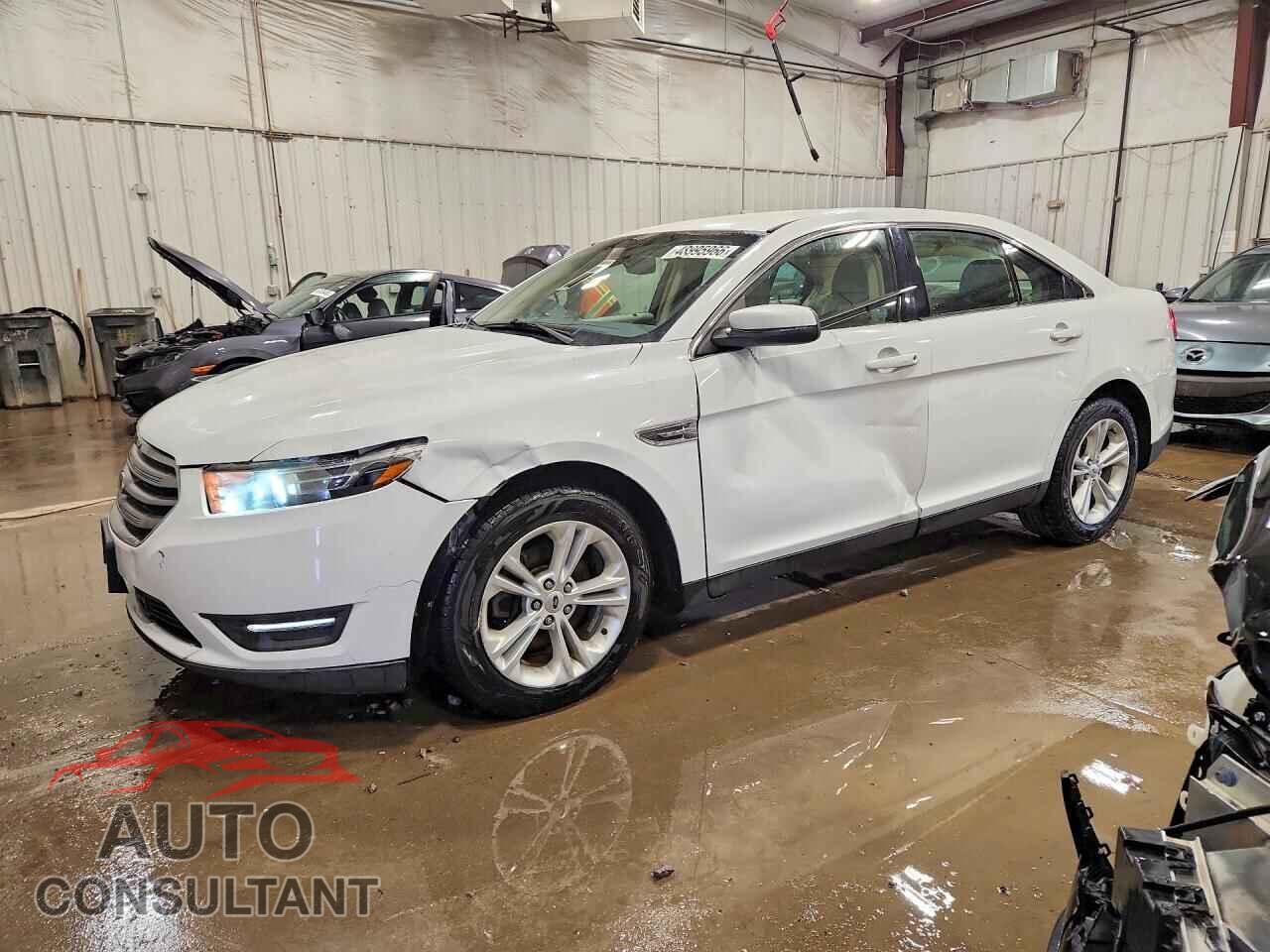 FORD TAURUS 2015 - 1FAHP2E84FG111956
