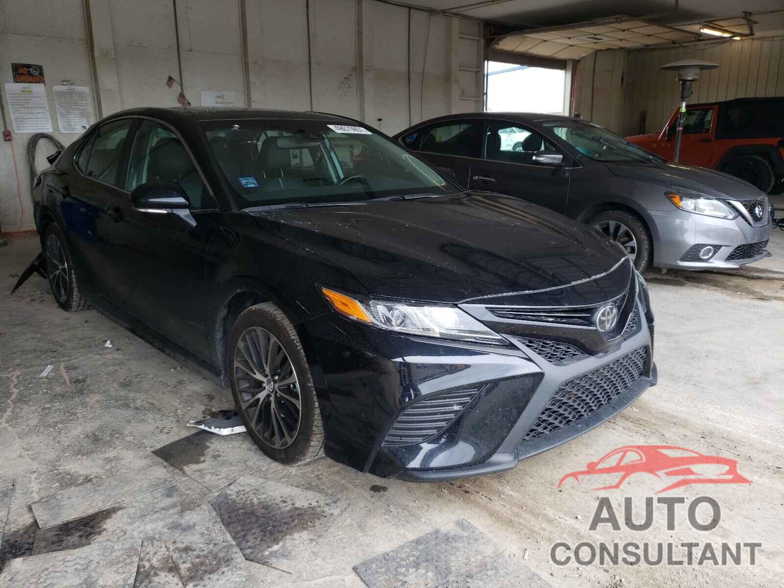 TOYOTA CAMRY 2018 - 4T1B11HK9JU111265