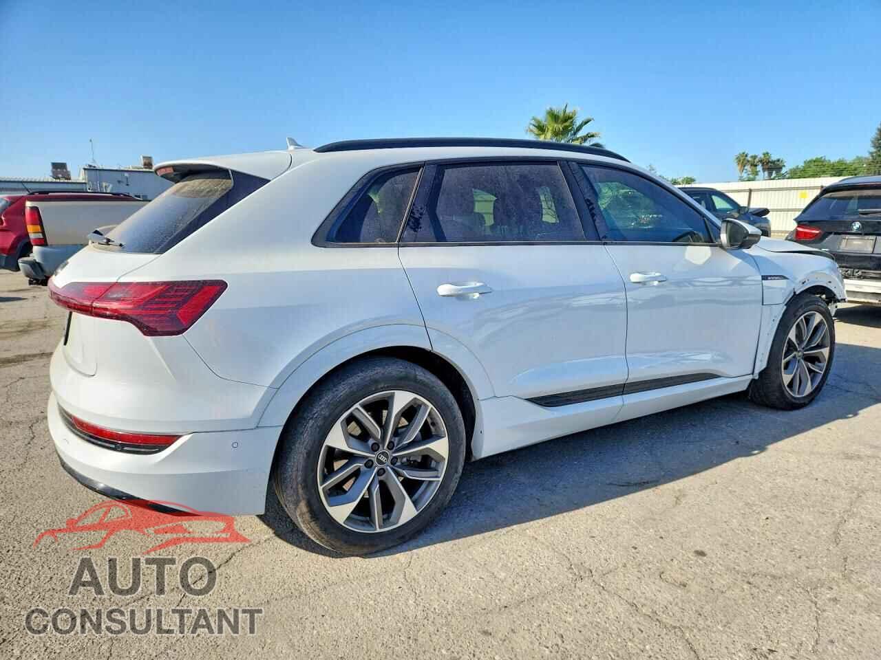 AUDI E-TRON 2021 - WA1LAAGE7MB038010