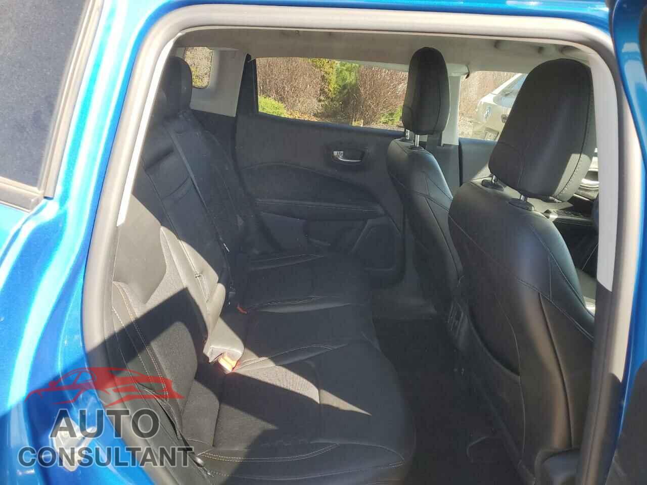 JEEP COMPASS 2018 - 3C4NJCBB7JT287103
