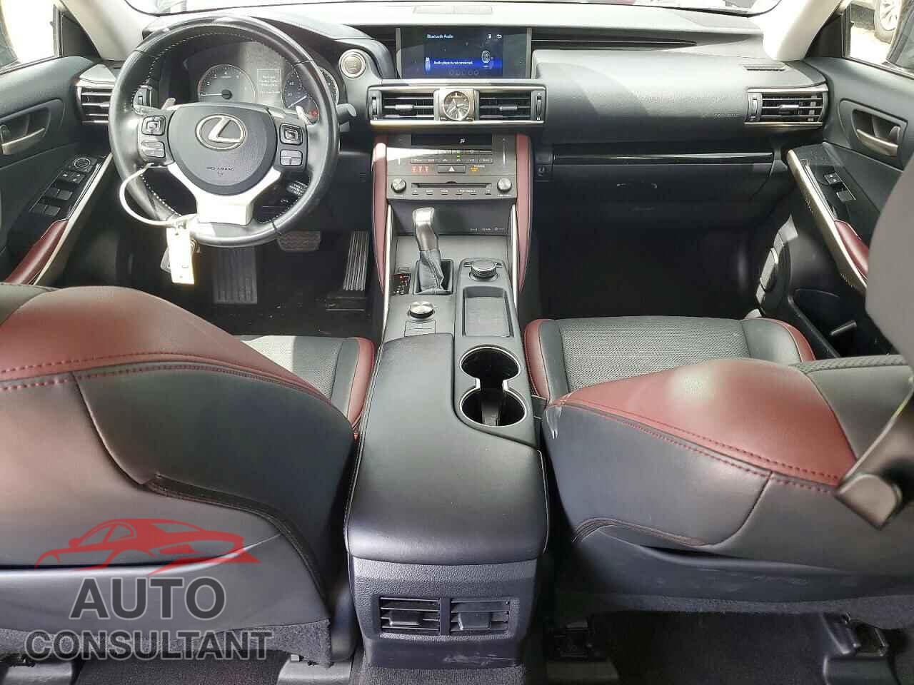 LEXUS IS 2020 - JTHAA1D29L5102020