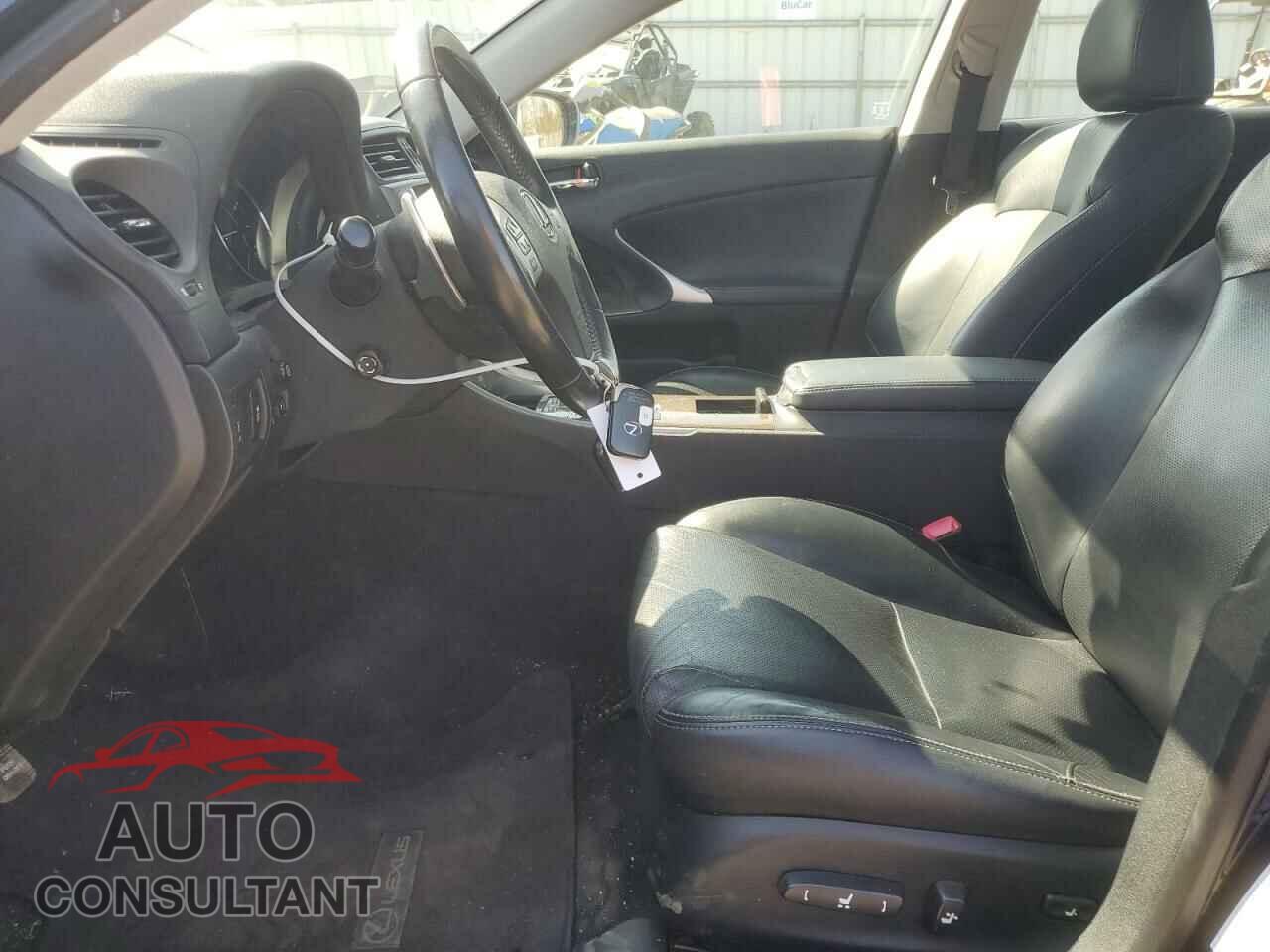 LEXUS IS 2012 - JTHCF5C28C5057607
