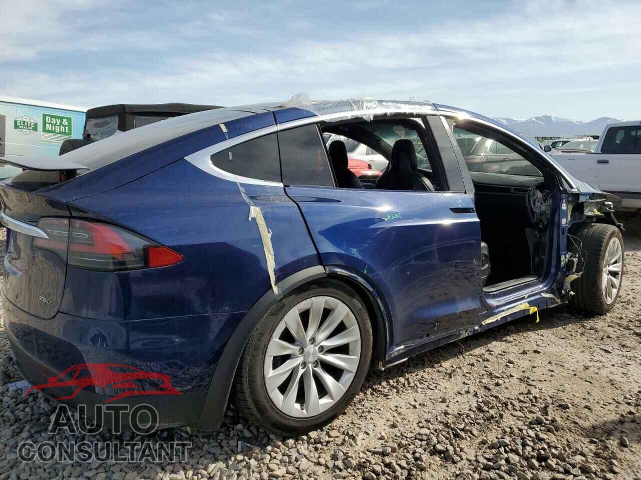 TESLA MODEL X 2016 - 5YJXCAE27GF025513