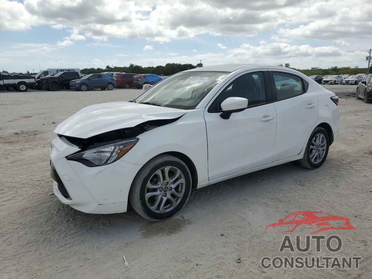 TOYOTA YARIS 2018 - 3MYDLBYV4JY309693