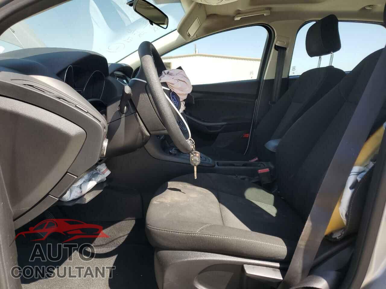 FORD FOCUS 2017 - 1FADP3H25HL328681