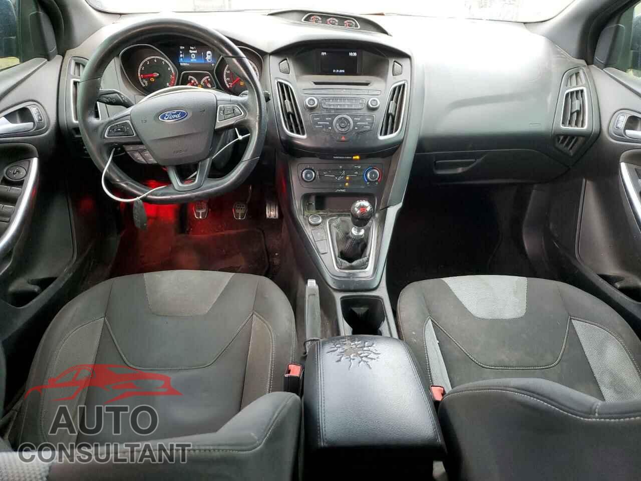 FORD FOCUS 2015 - 1FADP3L9XFL241005