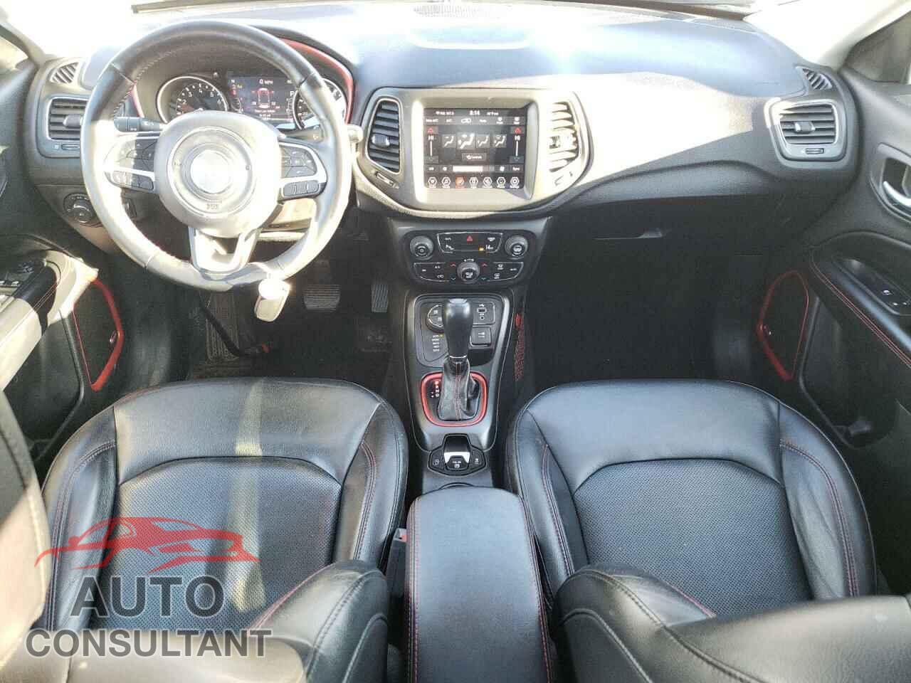 JEEP COMPASS 2018 - 3C4NJDDB0JT345913