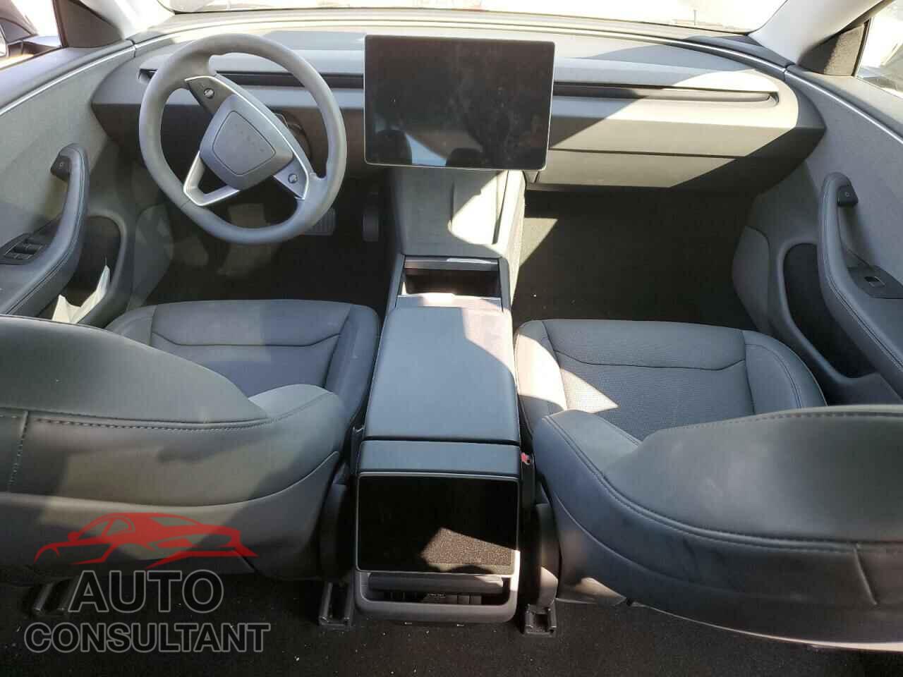 TESLA MODEL 3 2024 - 5YJ3E1EA1RF744369