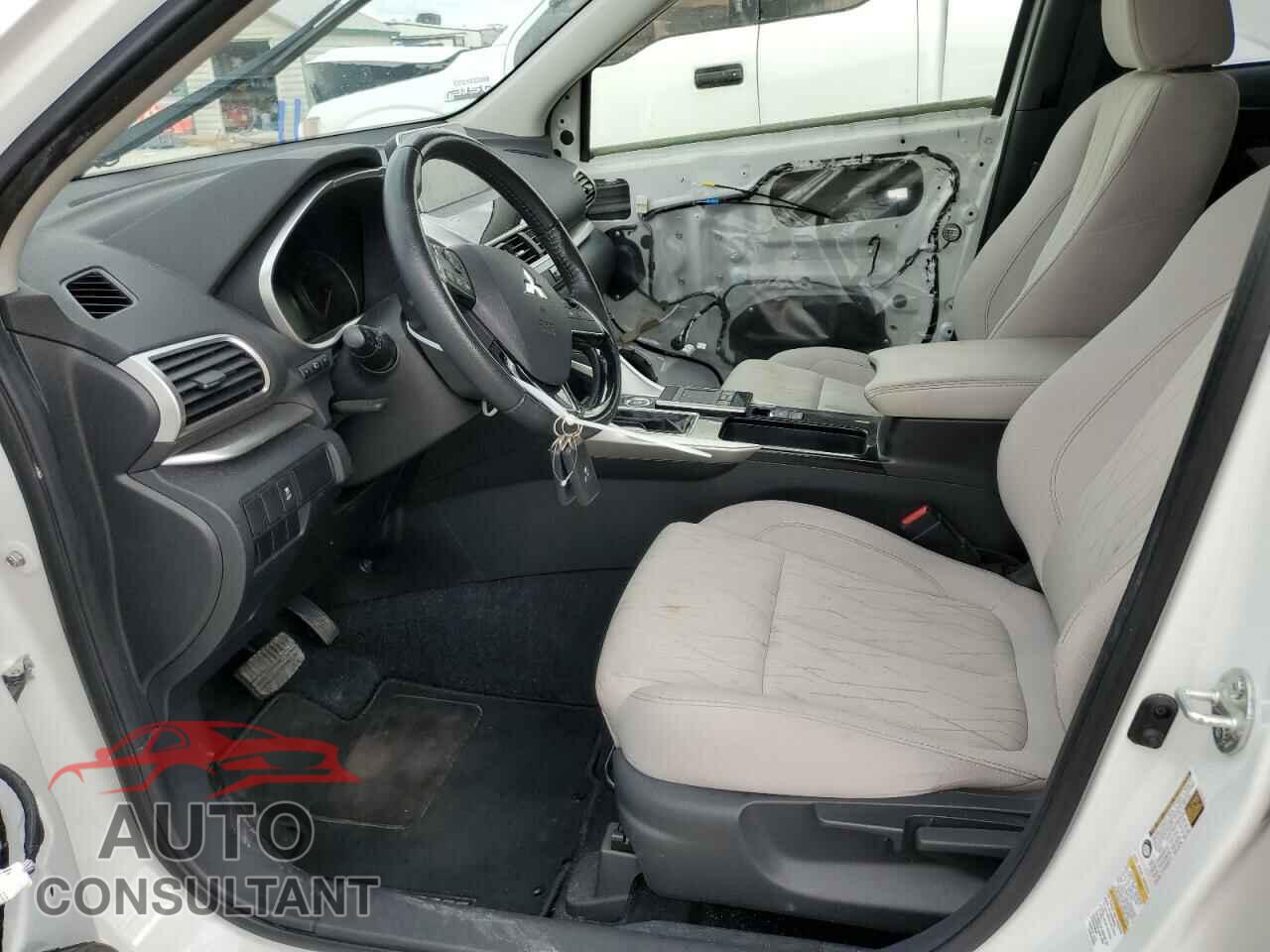 MITSUBISHI ECLIPSE 2018 - JA4AT5AA8JZ061166