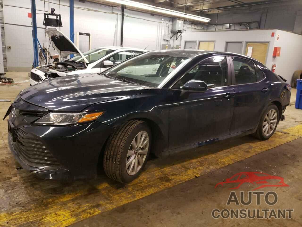 TOYOTA CAMRY 2018 - 4T1B11HK5JU611326