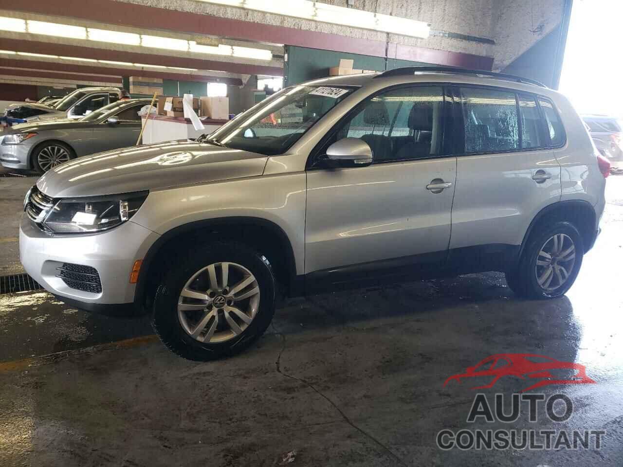 VOLKSWAGEN TIGUAN 2017 - WVGAV7AX0HW511352