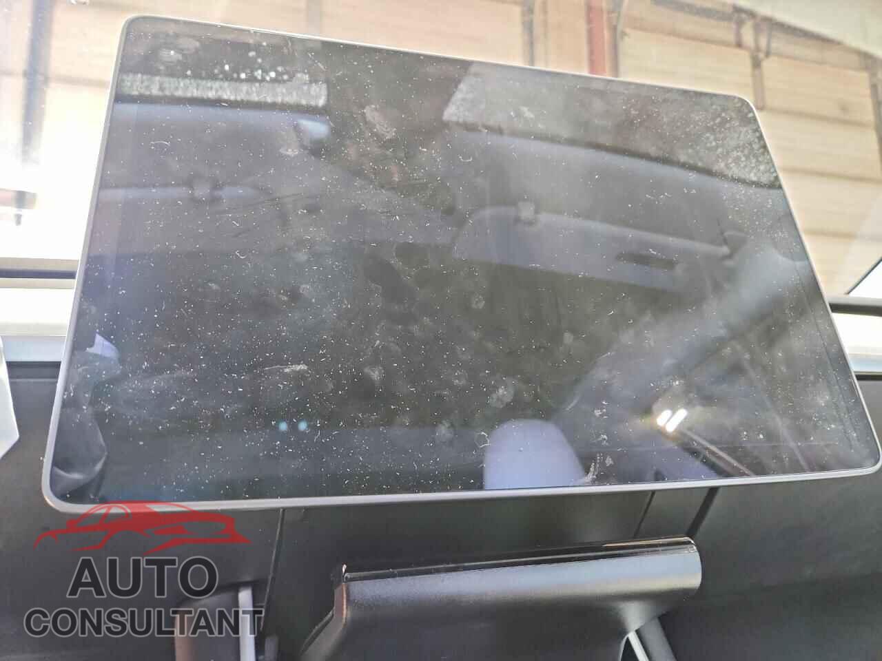 TESLA MODEL 3 2018 - 5YJ3E1EB3JF099155