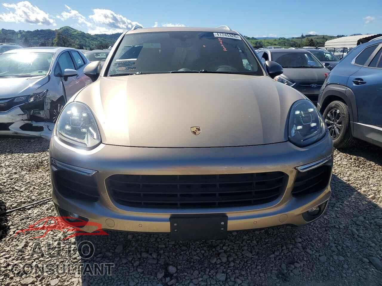 PORSCHE CAYENNE 2016 - WP1AA2A24GKA36817