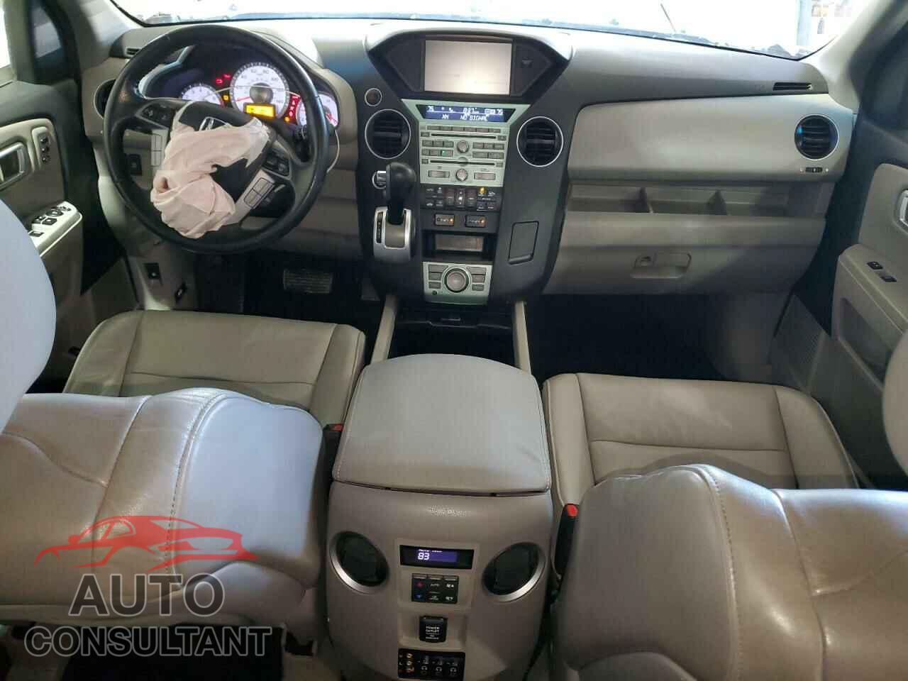 HONDA PILOT 2011 - 5FNYF4H93BB010540